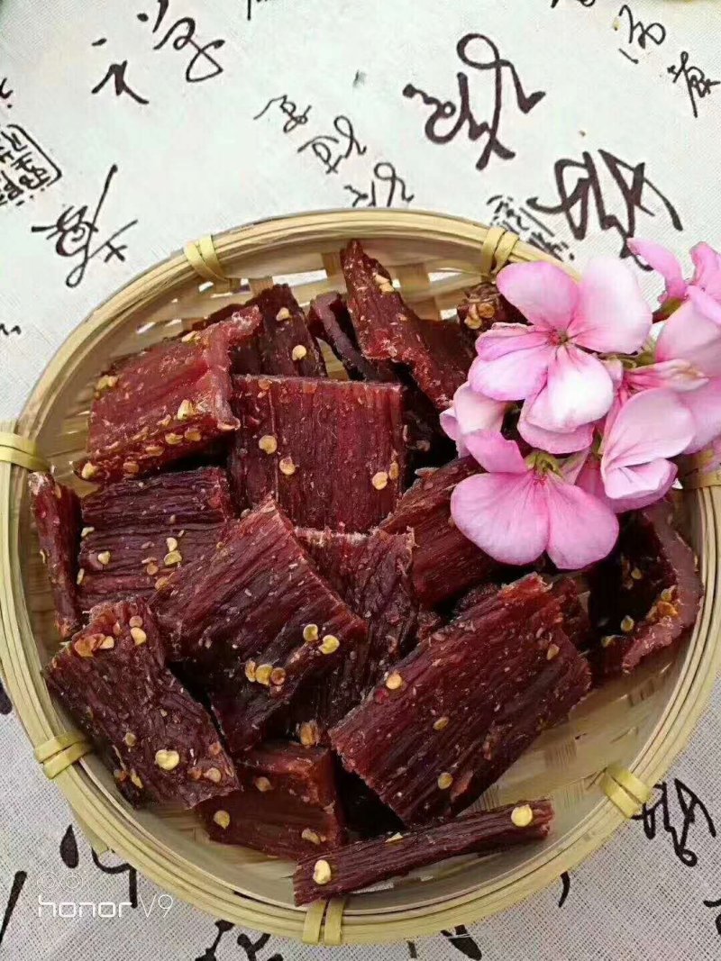 四川阿坝藏家风干牛肉手撕干巴《麻辣五香原味青椒味》