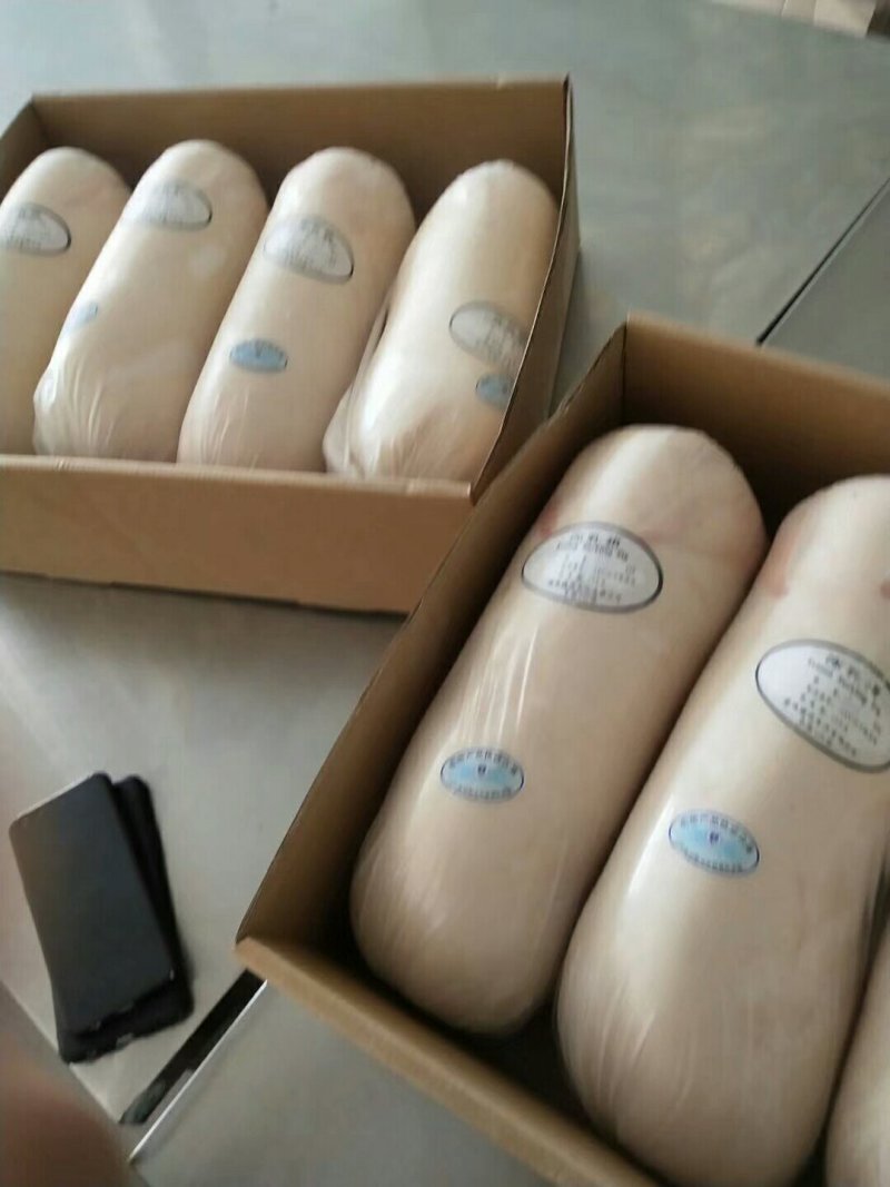 小耳朵乳猪冷冻烤乳猪优质批发，3头以上包邮
