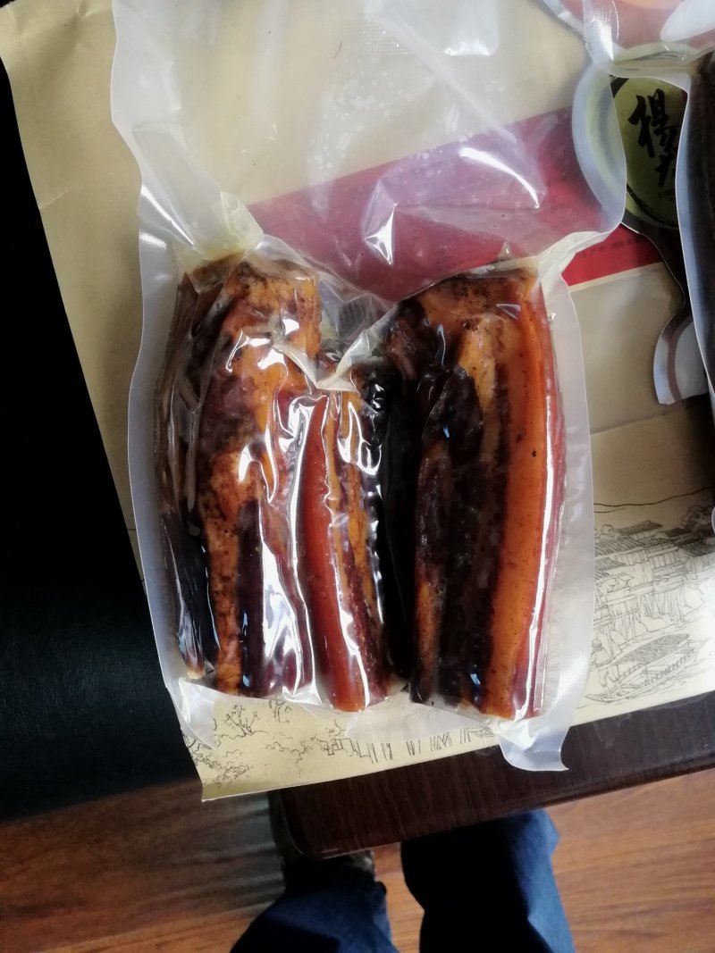 腊肉，香肠，腊排骨，腊尾巴，腊嘴尖，腊舌头