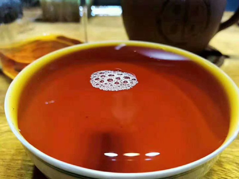 勐海七子饼普洱熟茶(老宫廷)