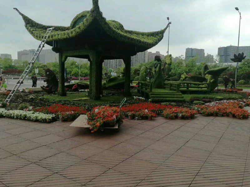 花海造型，五色草造型，假草皮造型，人物造型，动物造型制作