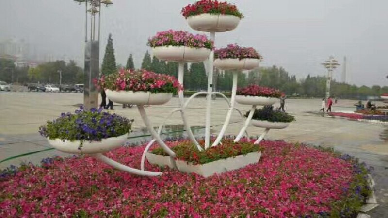 花海造型，五色草造型，假草皮造型，人物造型，动物造型制作
