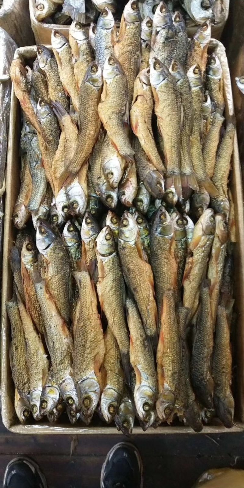野生火焙干黄鱼，翘嘴鱼，野生白杏菇