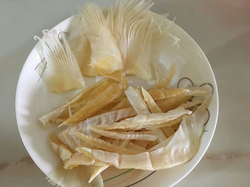 鱼翅边，无骨，满满的皮和肉