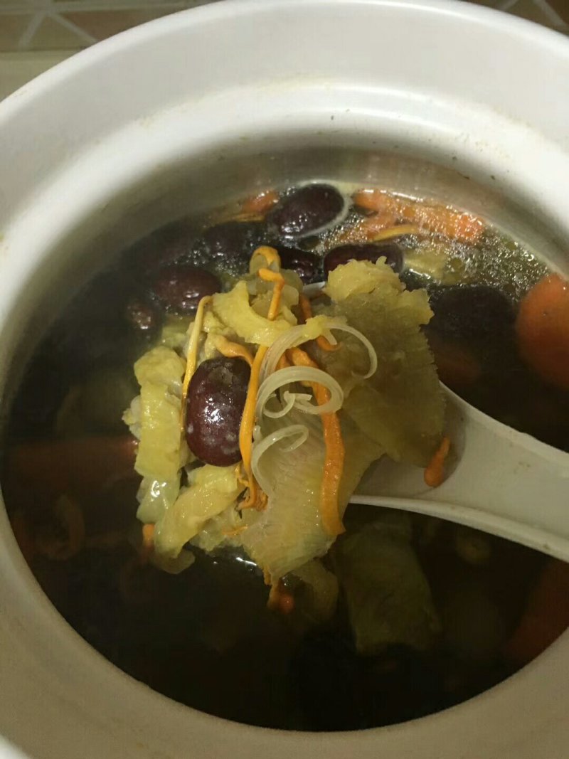 鱼翅边，无骨，满满的皮和肉