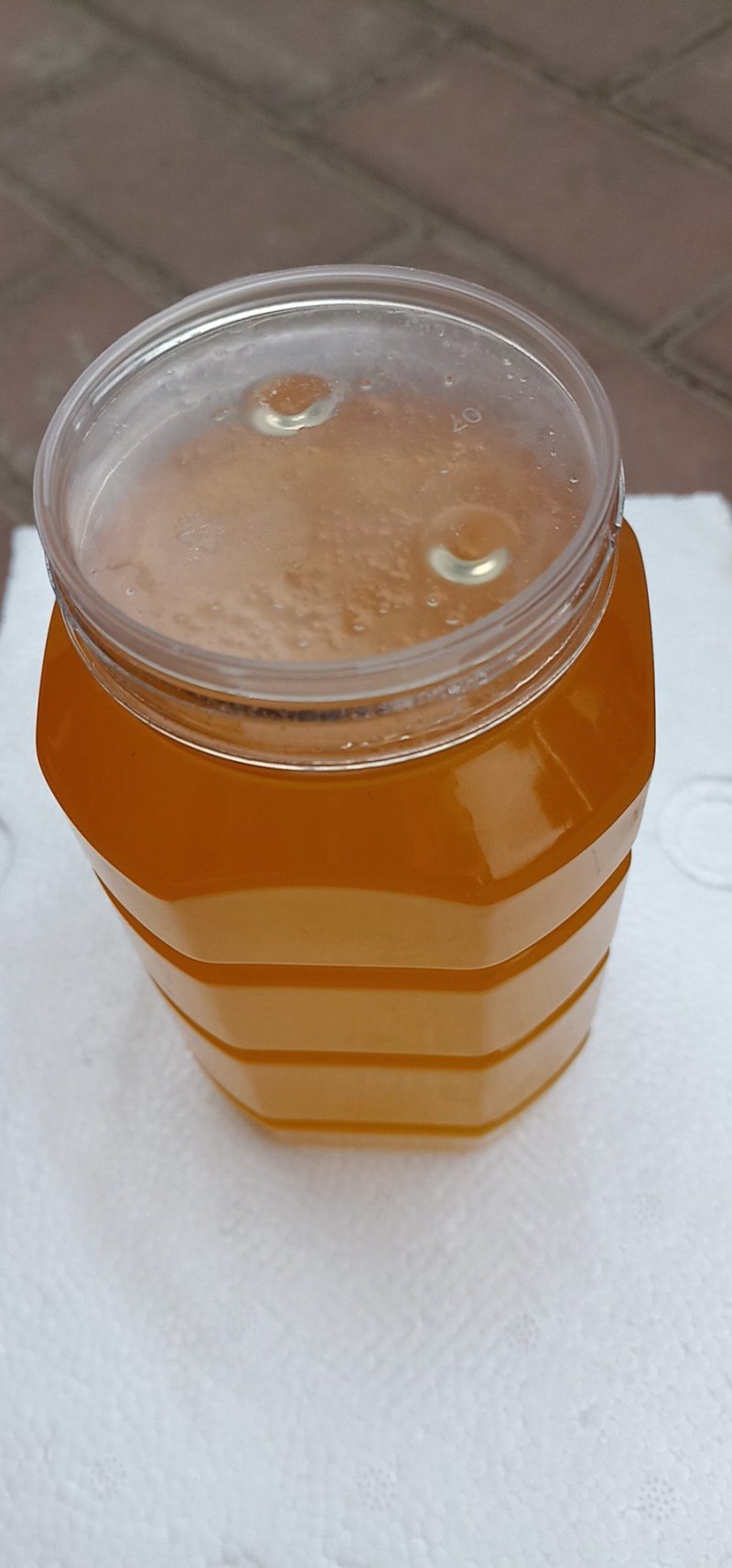 新疆伊犁高加索黑蜂蜂蜜野蜂蜜
