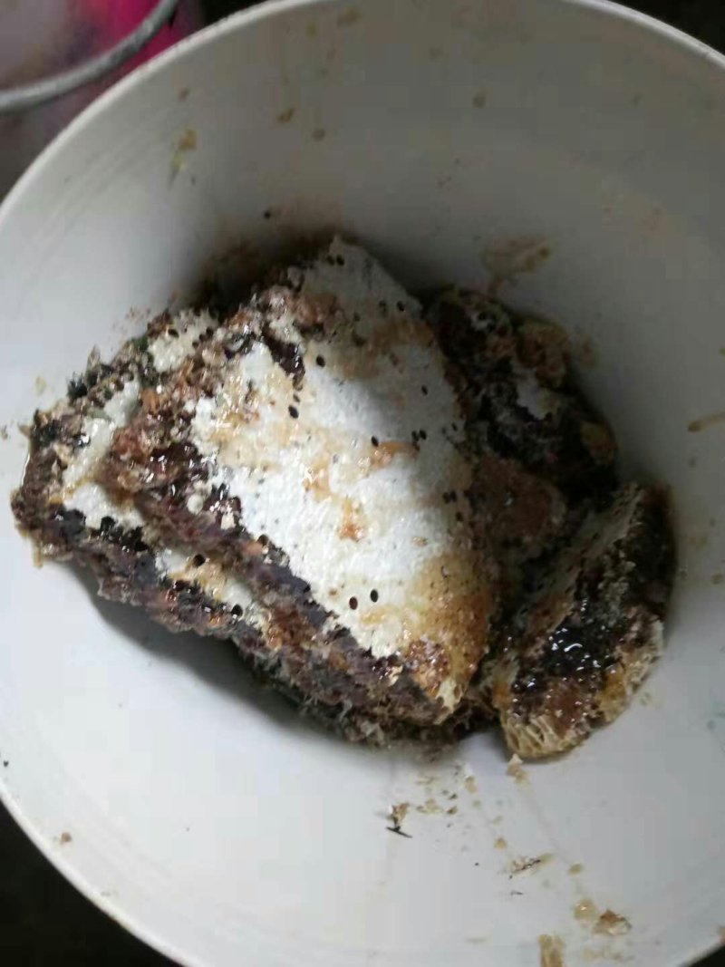 高山蜂蜜正宗中蜂糖热卖中，货真价实，假一赔十，量大优惠哟