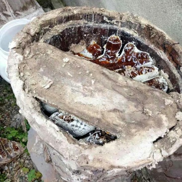 高山蜂蜜正宗中蜂糖热卖中，货真价实，假一赔十，量大优惠哟