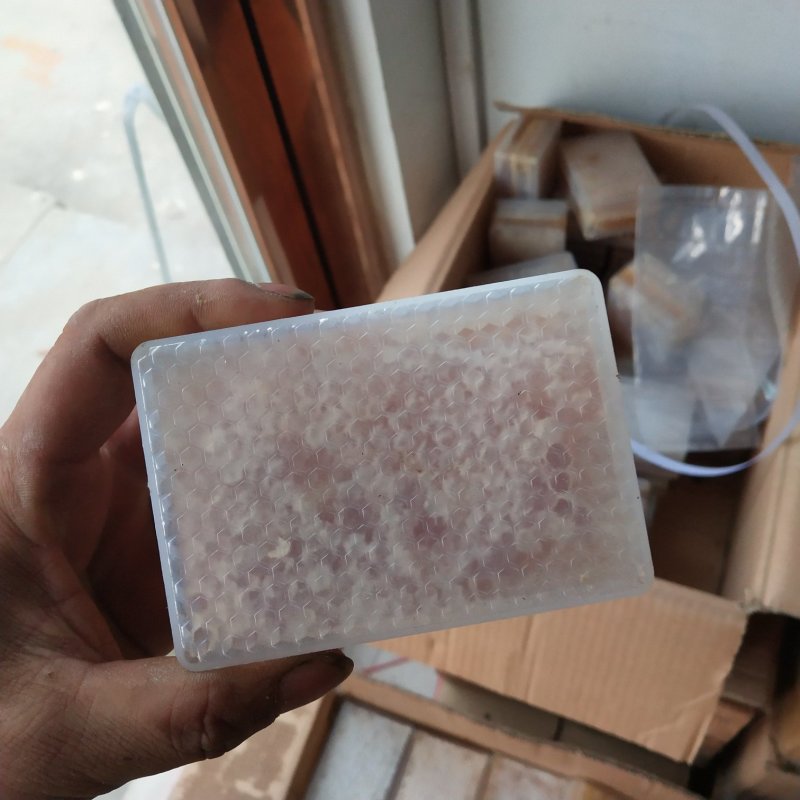 蜂巢蜜好蜂蜜看的见