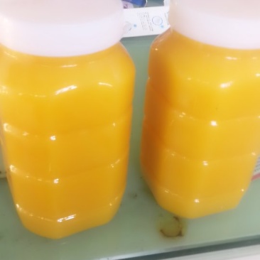 新疆天山纯正黑蜂山花蜜
