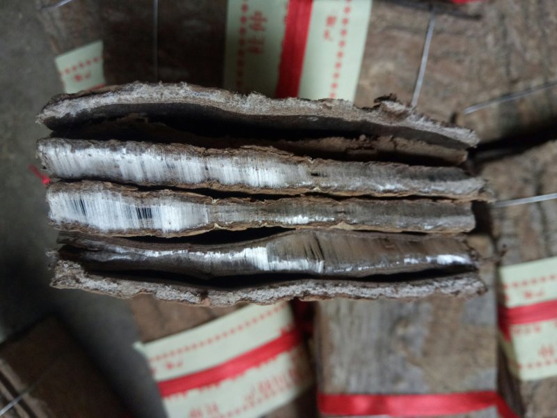 杜仲皮，选装四川货刮皮质量很好新货金丝不白