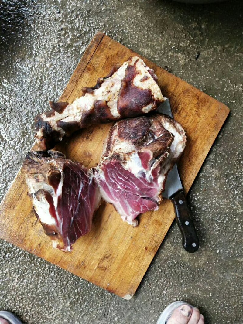 云南省麻栗坡老山特产腊肉，