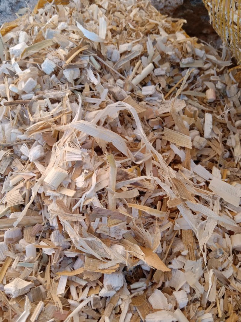 出售玉米秸秆草块，牛羊驴都可用，百分之百无土，550每吨