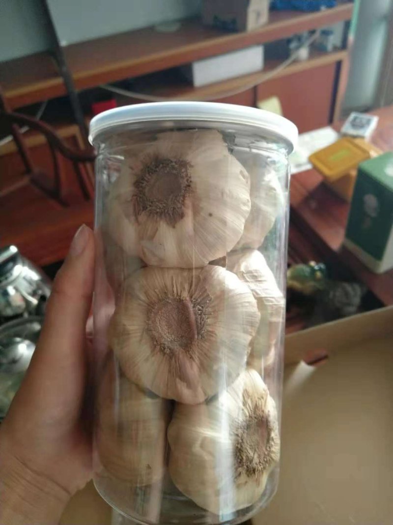 黑蒜多瓣剥皮即食，每日三颗，，健康美丽
