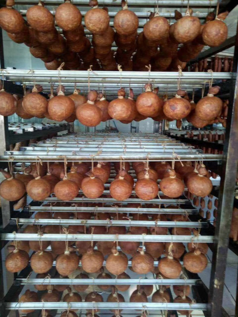 各种烤肠批发香肠小肚火腿等