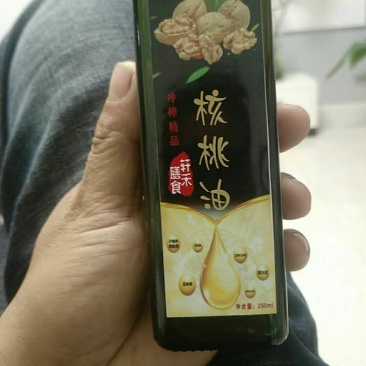传统压榨纯正核桃油