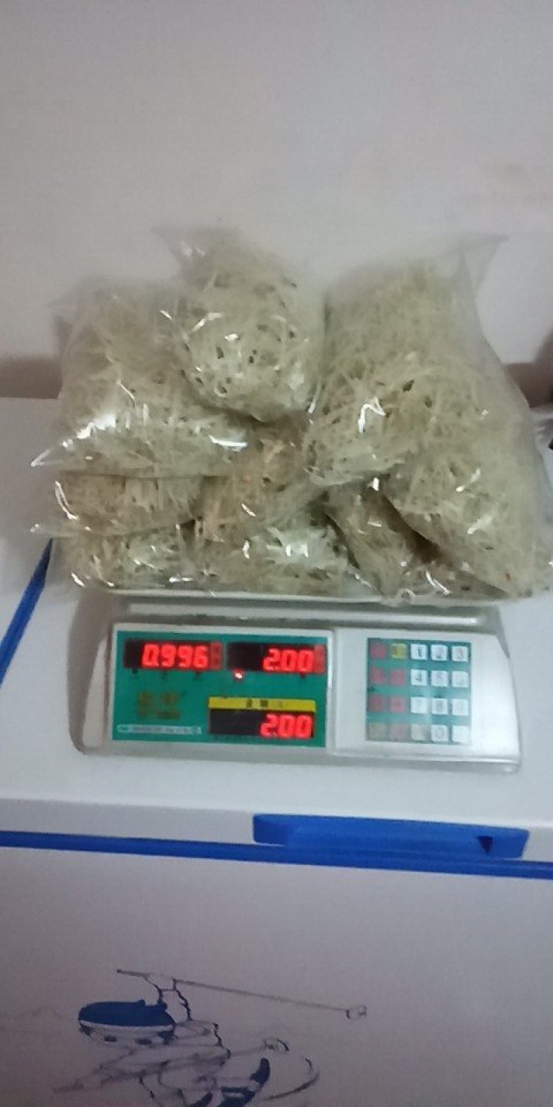 江垭水库银鱼干自然风干