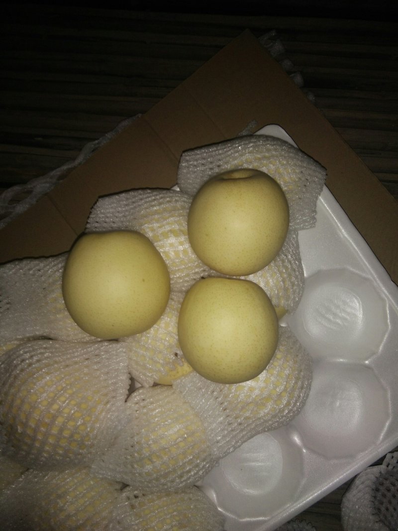 精品皇冠梨，筐装更实惠便宜，这里大量有货，物美价廉！