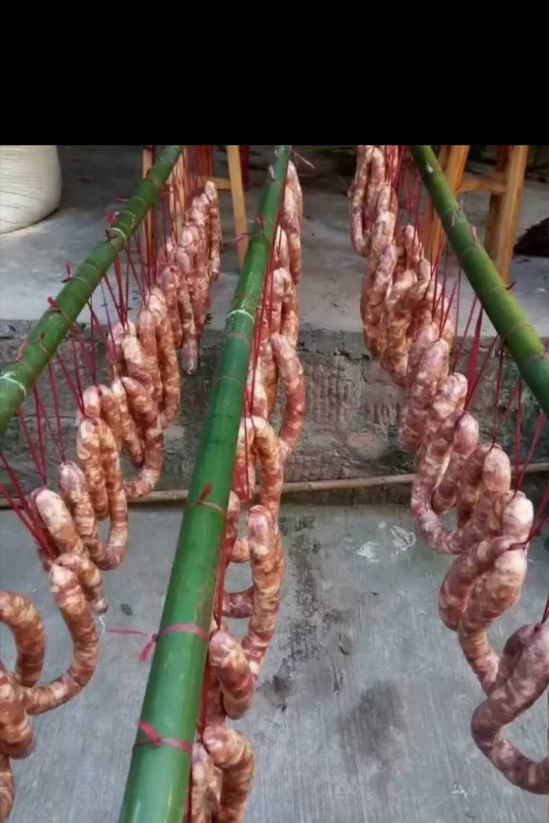 贵州兴仁大山农村纯手工制作香肠