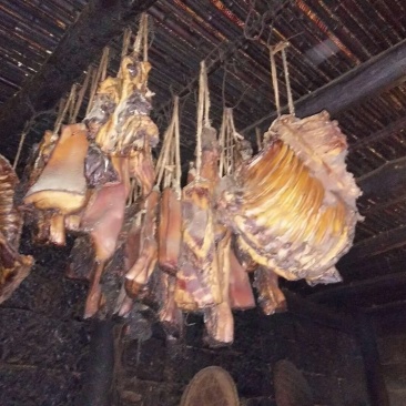 贵州兴仁大山农村腊肉