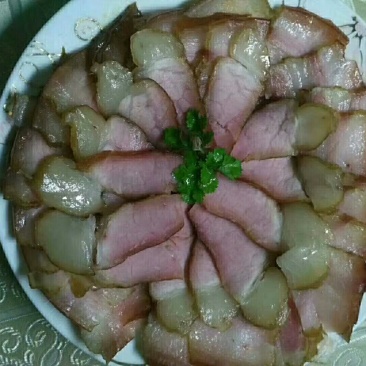 腊肉（五花肉大腿肉）腊肠（麻辣肠广味肠五）