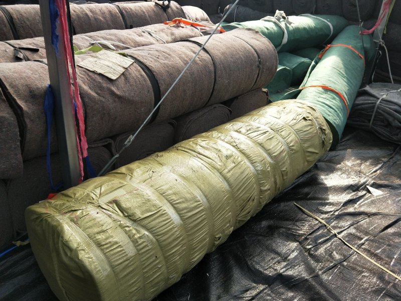 土工布毛毡大棚防水防寒保温公路养护装修家具包装工业毛毡