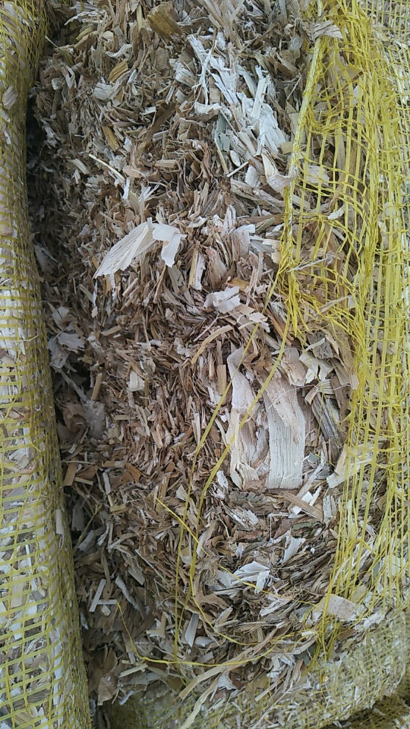过夏包干玉米秸秆扎段草压块炒好。质量杠杠的，包干。