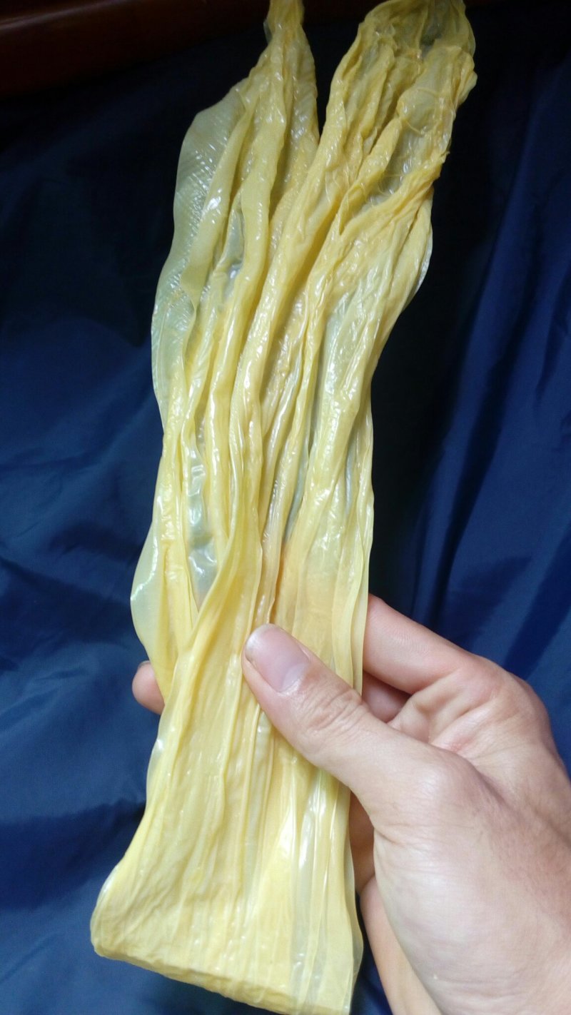 自家生产手工腐竹，用的山泉水加精选黄豆制作成。价优物美！