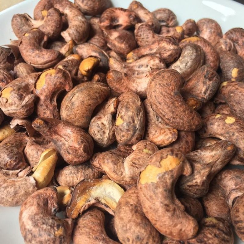 越南带皮熟腰果