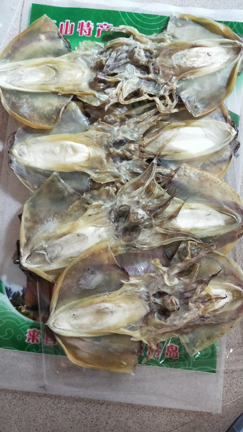 墨鱼干，炖汤，佳品。