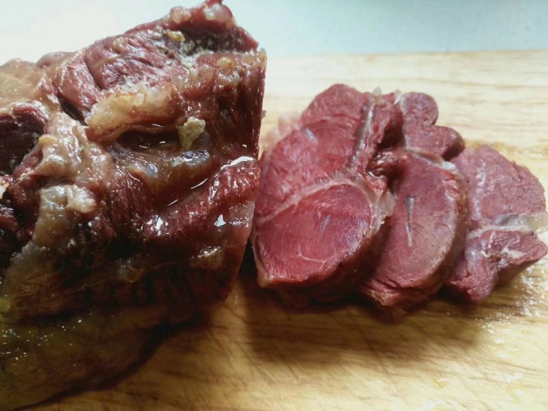 新疆伊犁熏马肉熏马肠