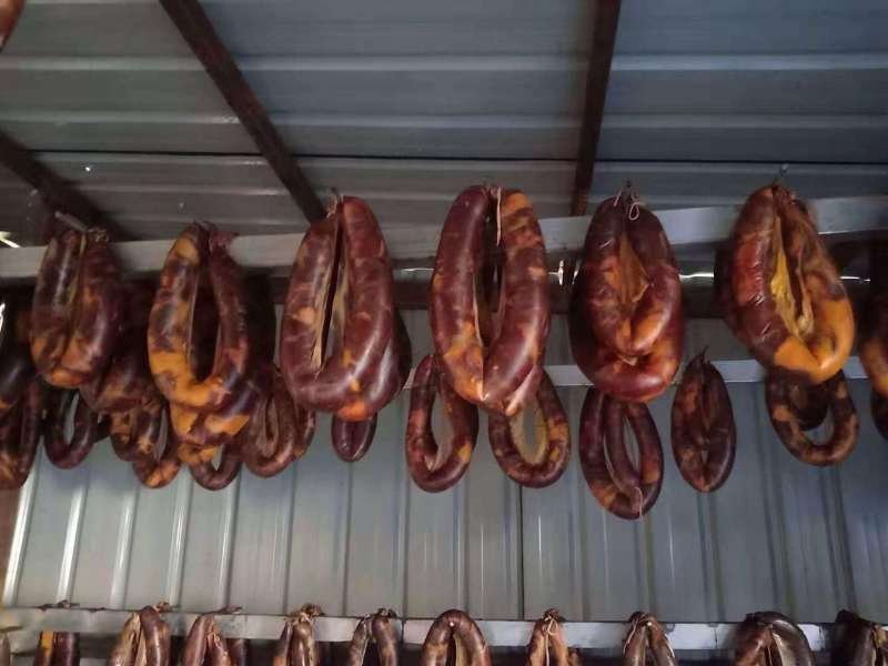 新疆纯手工熏马肉