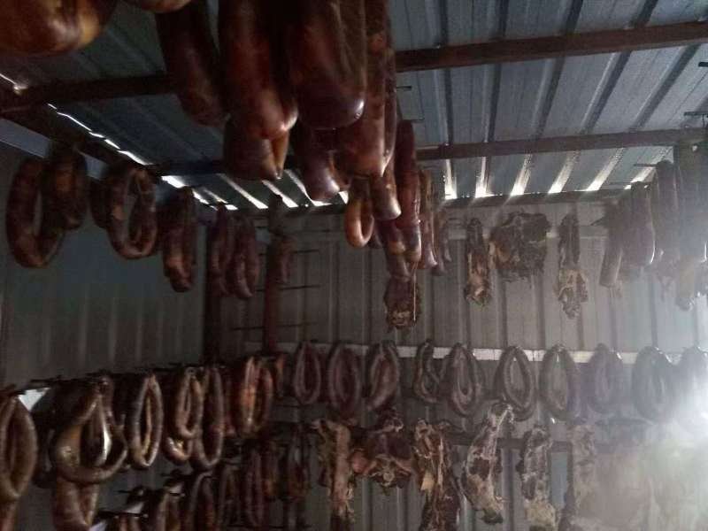 新疆纯手工熏马肉