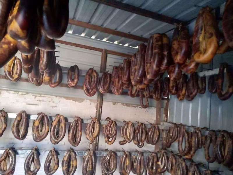 新疆纯手工熏马肉