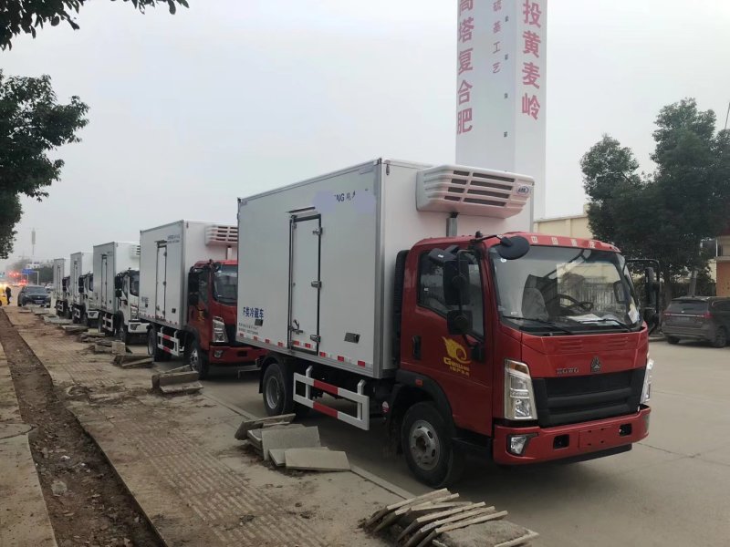 重汽豪沃4.2米国五国六冷藏车