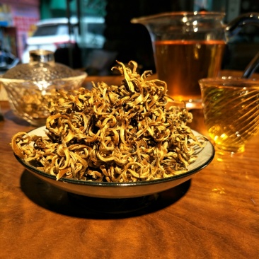 滇红蜜香金芽
