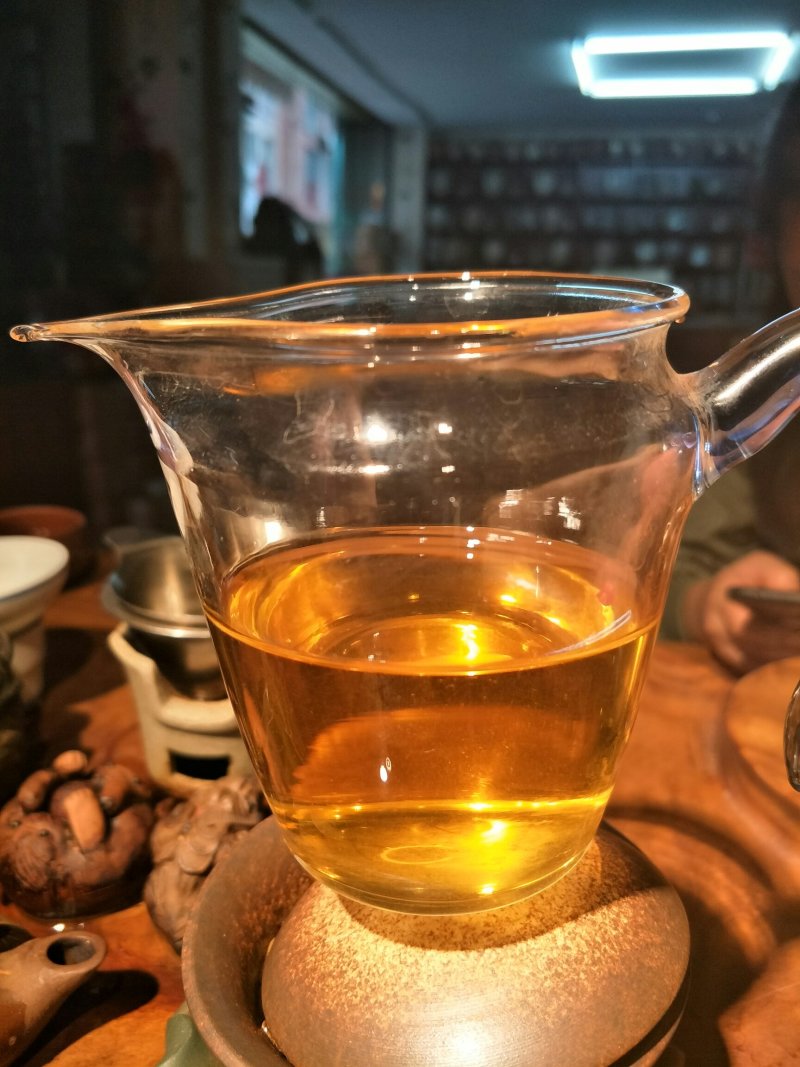 滇红蜜香金芽