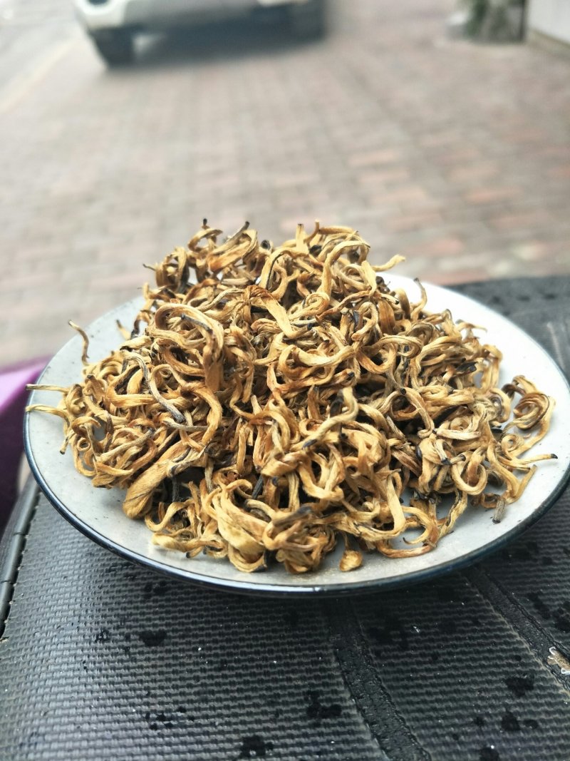 滇红蜜香金芽