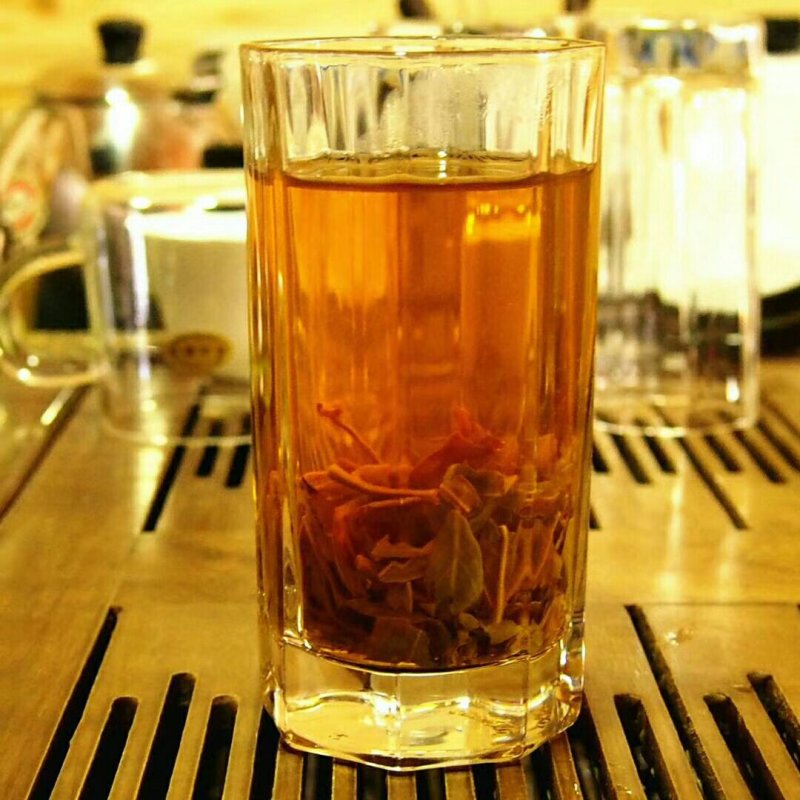 茶！白茶！老鹰茶！老林茶！大茶！红茶