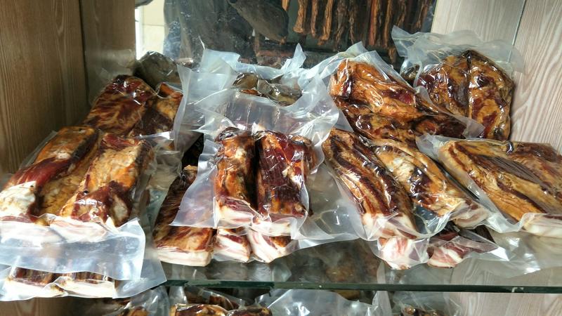 正宗川湘贵烟熏各种腊肉，肥瘦适宜，全国热卖产品