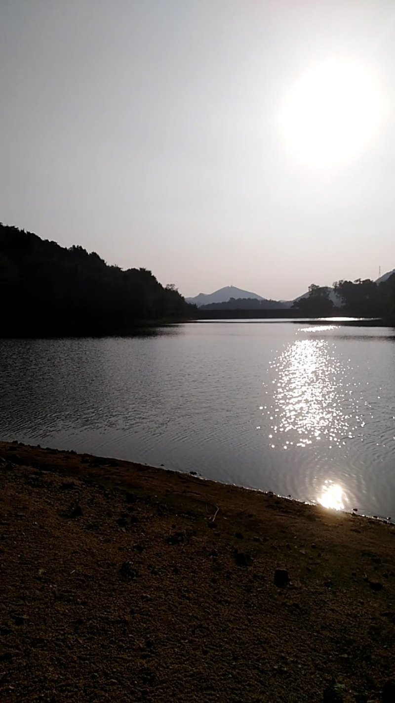 水库山地