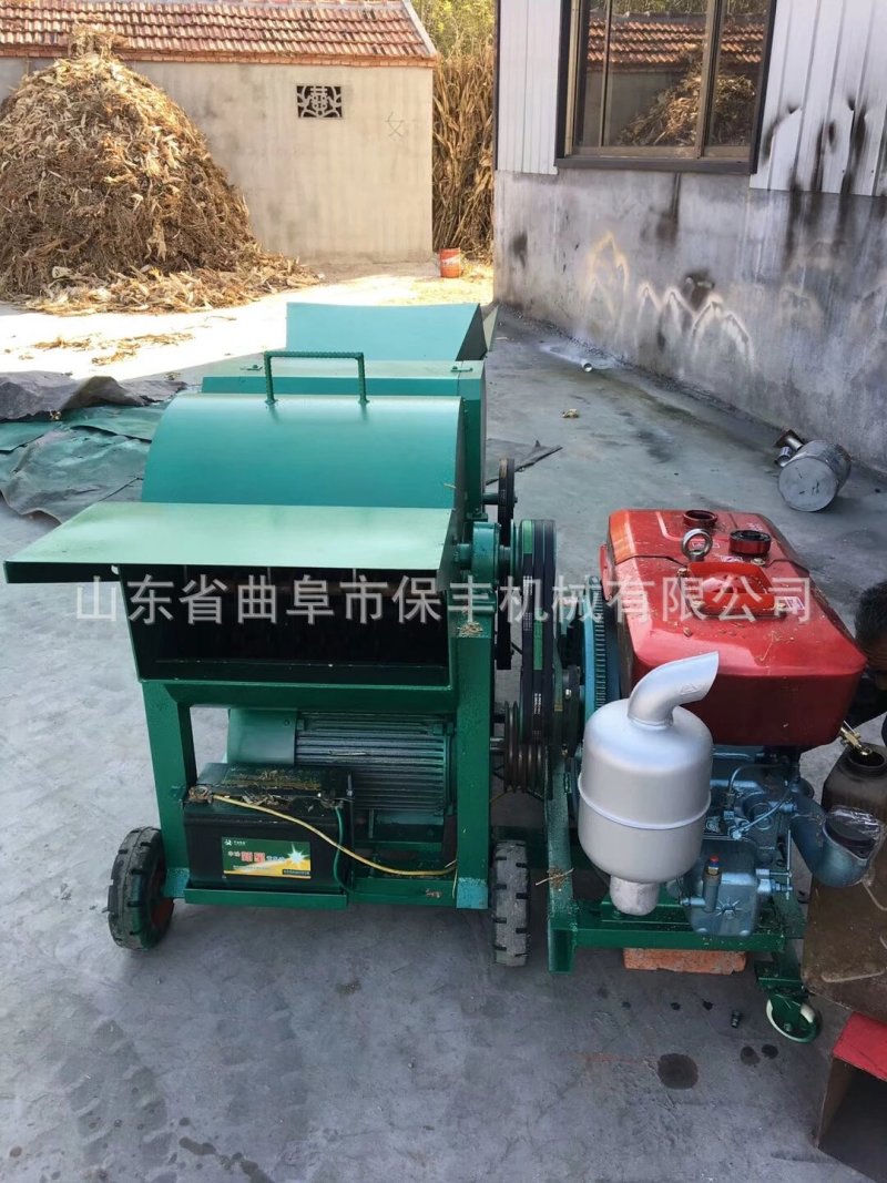 干湿秸秆粉碎机家畜牛羊饲料粉碎揉丝机工作原视频
