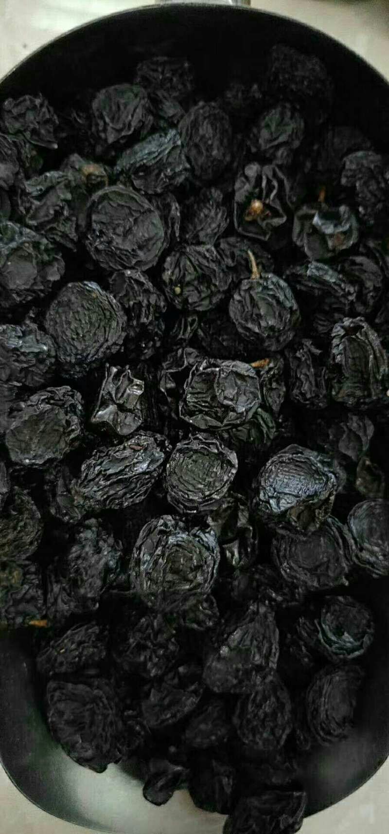 夏黑葡萄干大，中颗粒标准，可以发空运和整车