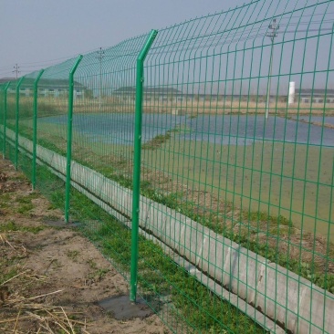 硬塑公路铁路铁丝网护栏网围栏网圈地防护网双边丝护栏网