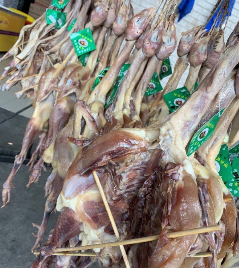 腊鸡风干鸡市场年货热卖产品
