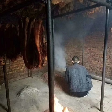 茶叶腊肉干竹笋。