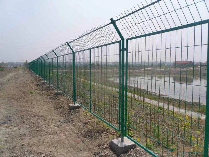公路铁路护栏网防护网栅栏网铁丝网养殖网库房厂房隔离防护网