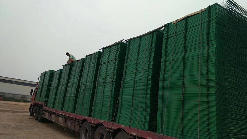 公路铁路护栏网防护网栅栏网铁丝网养殖网库房厂房隔离防护网