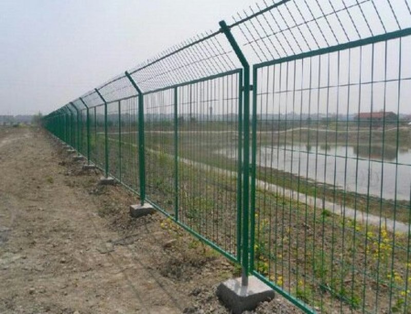 厂家直销铁丝网双边丝护栏网带框架护栏网圈地鱼塘围栏网