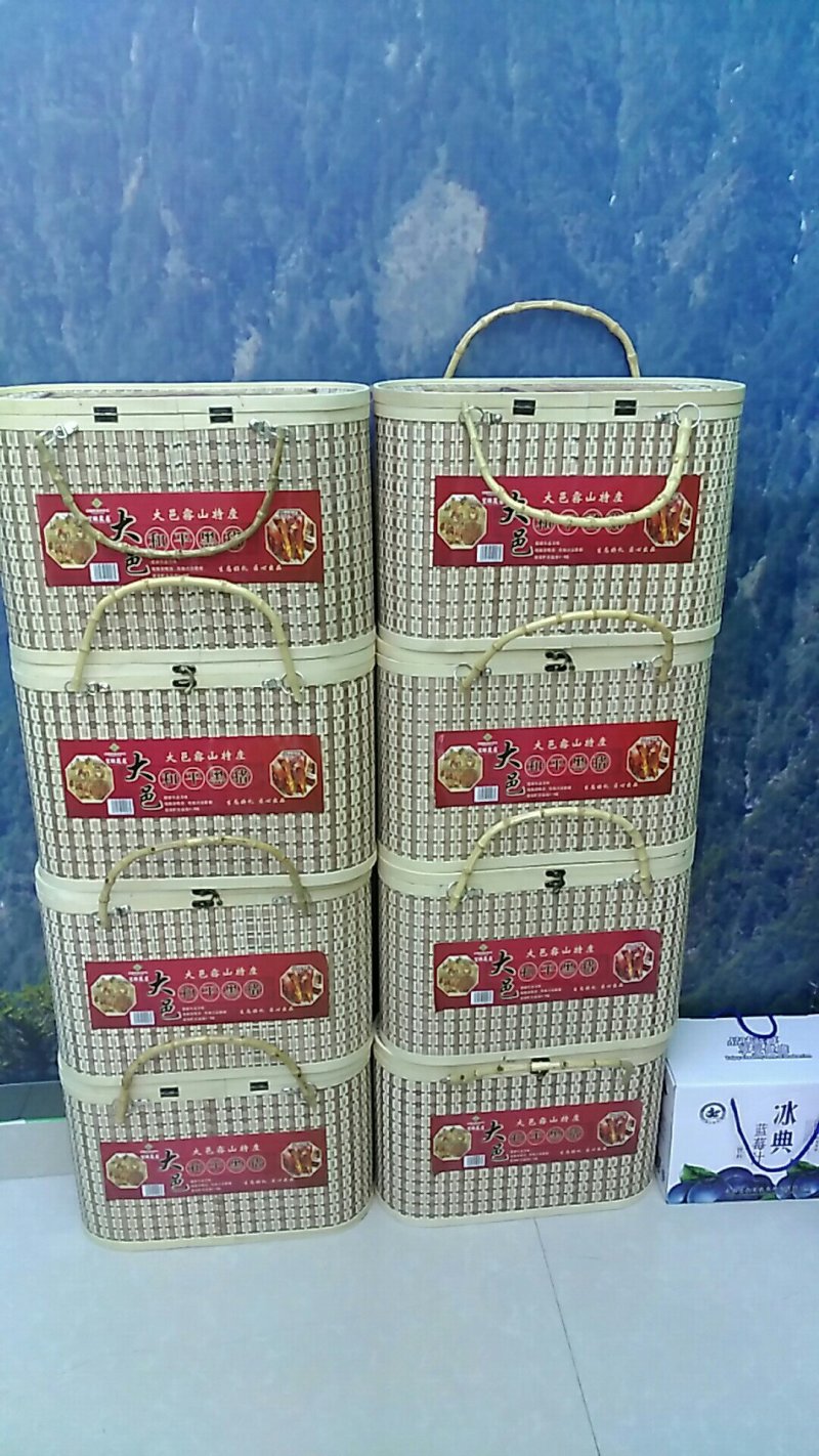 和平土黑猪腊肉香肠及礼盒